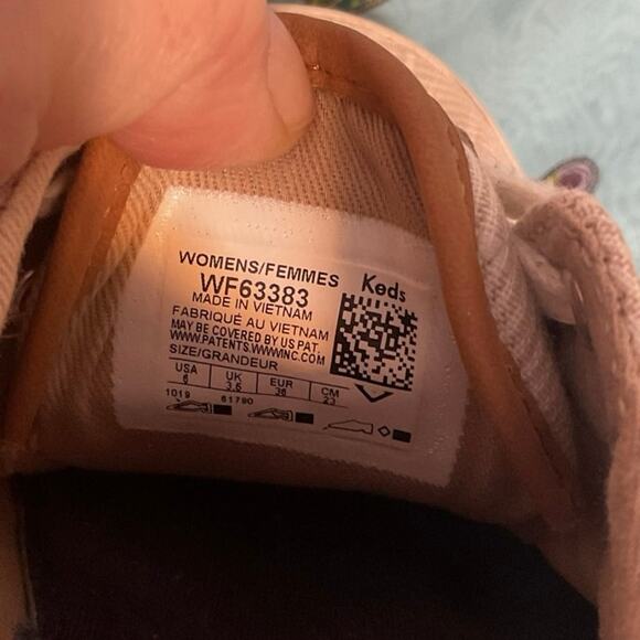 KEDS Size 6 Sneakers Tan White Pinstriped Excellent - Picture 15 of 15